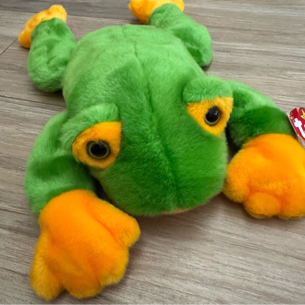 NWT Ty Beanie Buddy “Smoochy”